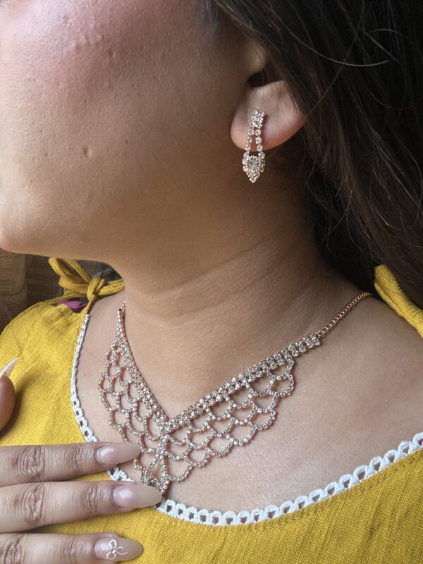 Stylish Diamond Choker Necklace with Layered Net Design - Image 3