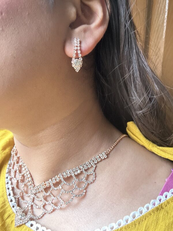 Stylish Diamond Choker Necklace with Layered Net Design - Image 2
