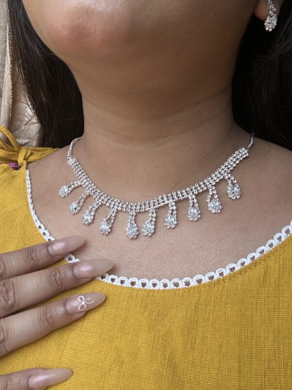 Elegant Silver-Tone Artificial Diamond Necklace & Earring Set with Floral Pendant